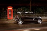 Volkswagen EV Taxi на улице